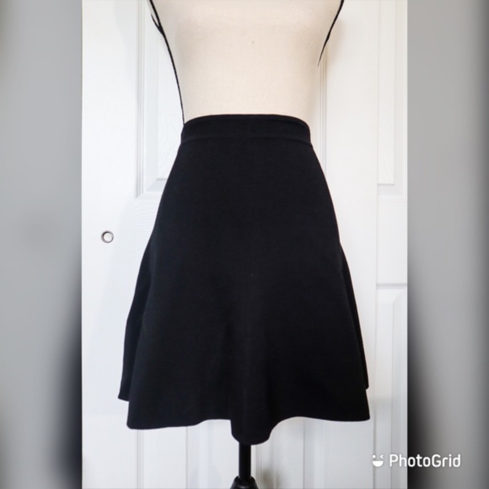 Guess Godet Style Black Skirt Large